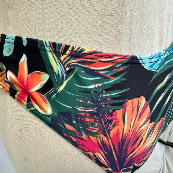 Shein Cheek Tropical Print Bikini Bottom Only Size Medium NWT Hawaiian Beach - Picture 13 of 15